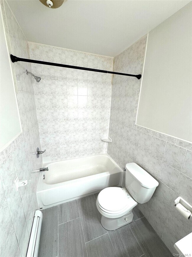 Building Photo - 315 Main St