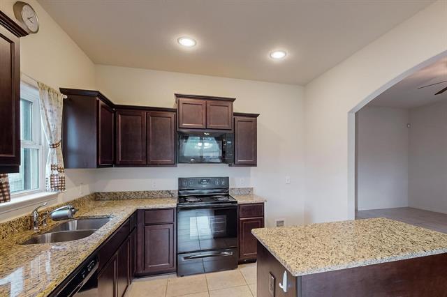 Building Photo - 10 Kramer Ct