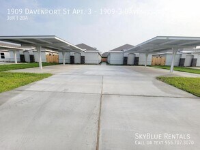 Building Photo - 1909 Davenport St