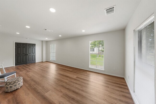 Building Photo - 3809 Southmore Blvd