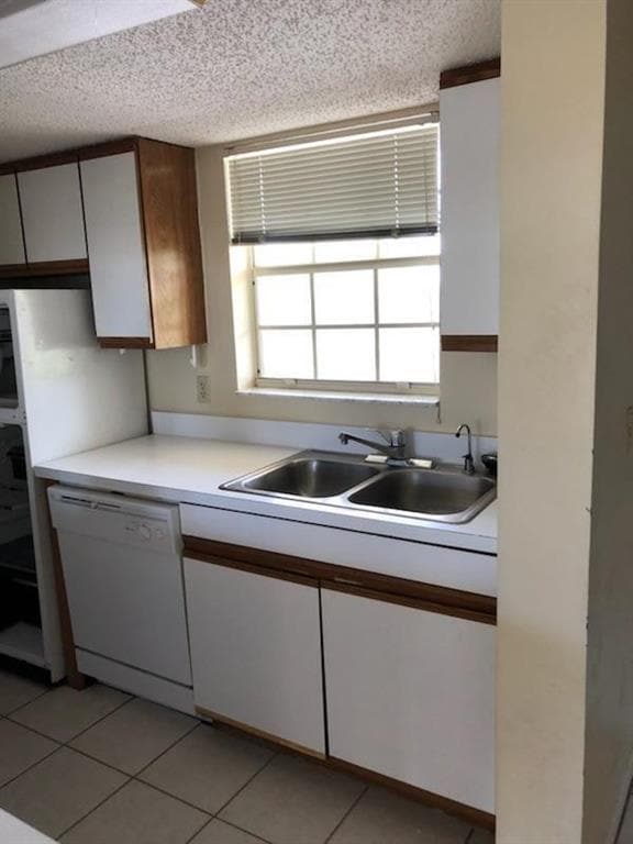 Building Photo - 6355 La Costa Dr