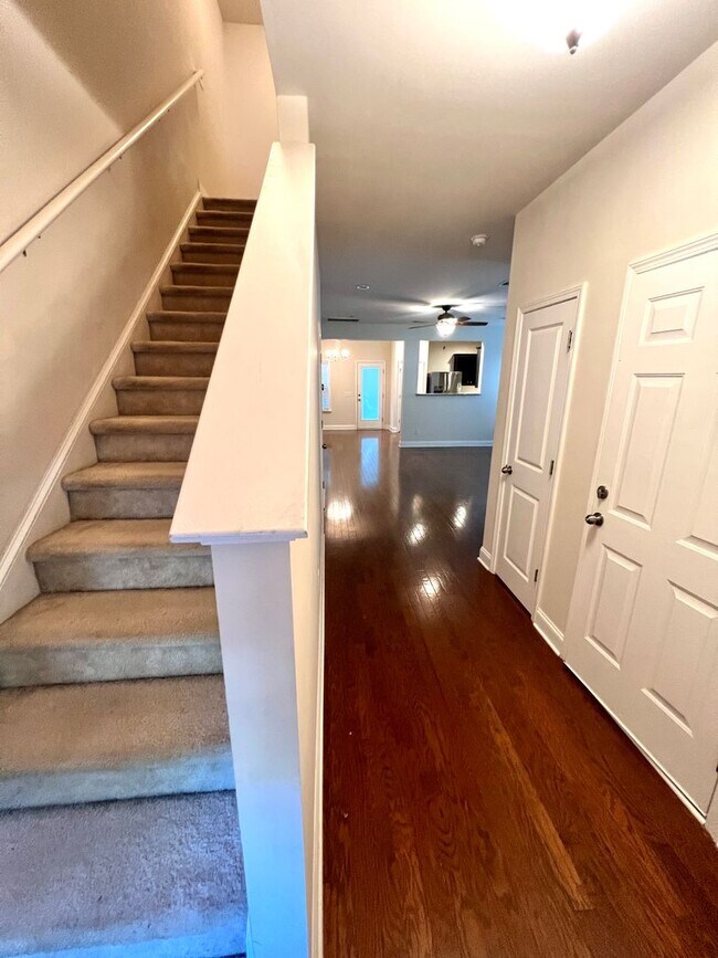 Building Photo - 1708 Restoration Ct
