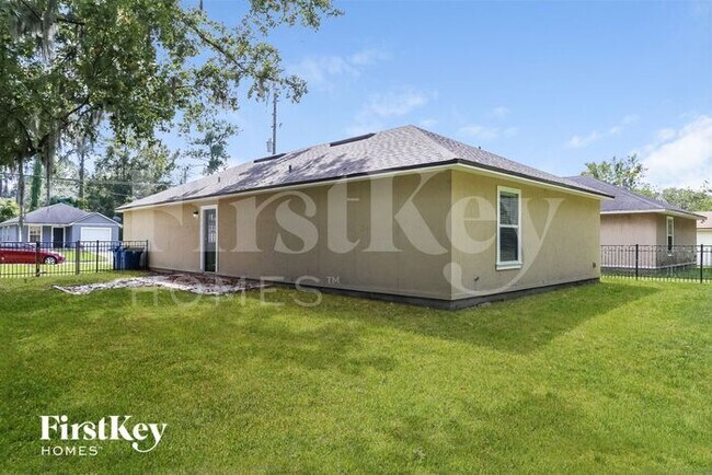 Building Photo - 7927 Jasper Ave