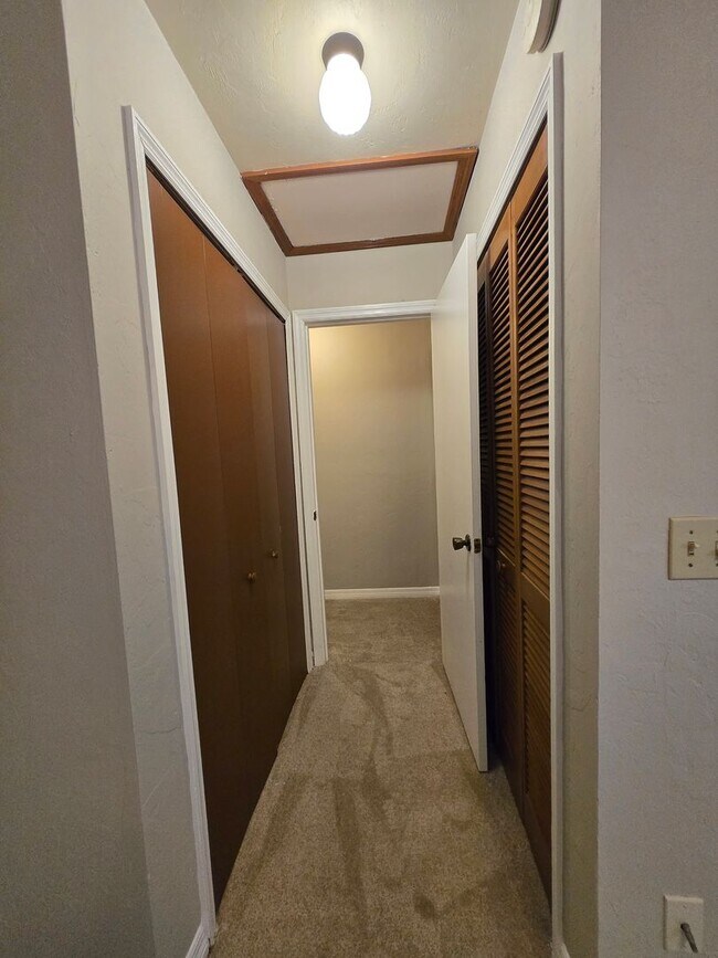 Building Photo - Rockwood Villas – 2BR/2BA Townhouse