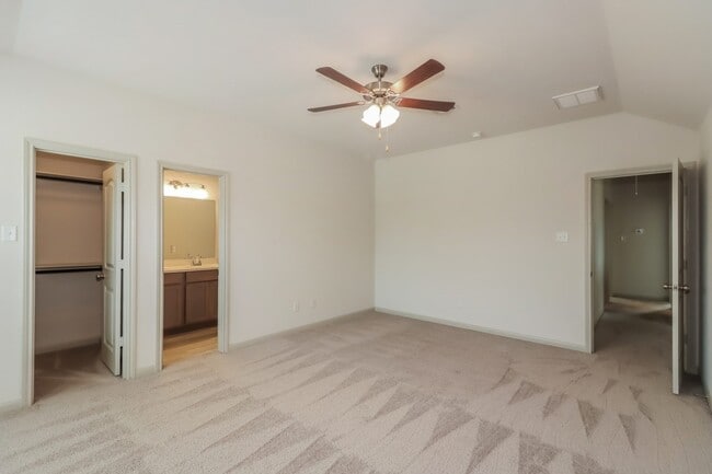 Building Photo - 7923 Cypress Country Dr