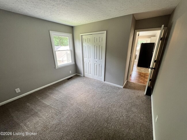 Building Photo - 3700 Hillcross Dr