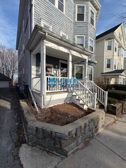 Building Photo - 226 Calumet St