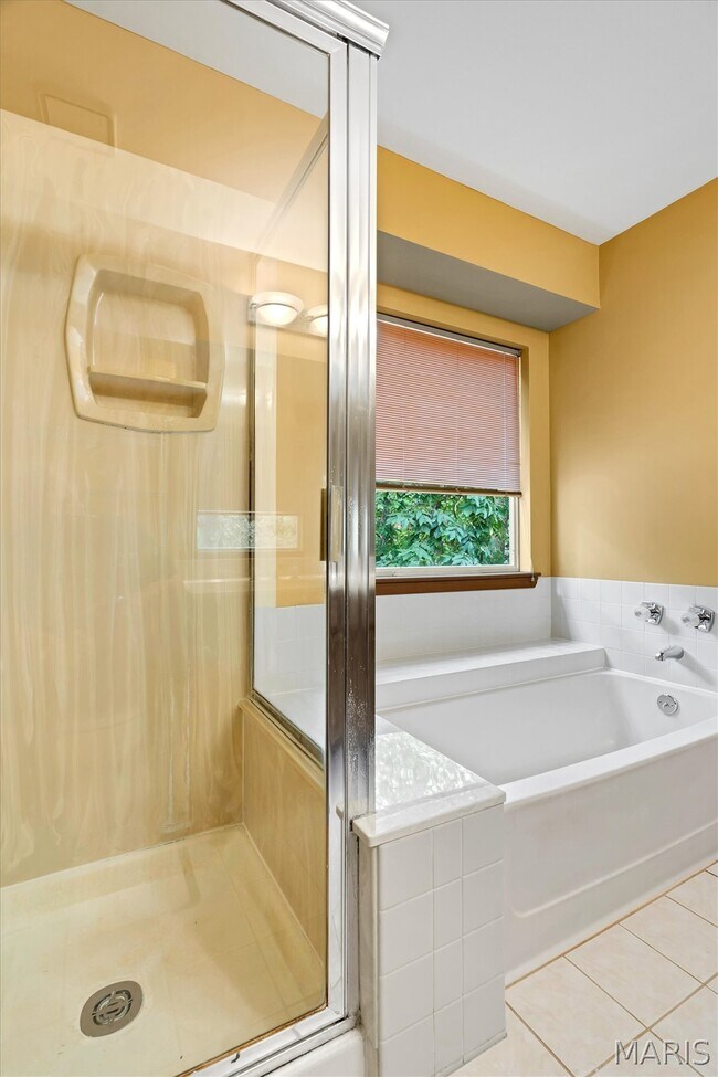 Building Photo - 1409 Oakhall Manor Ct