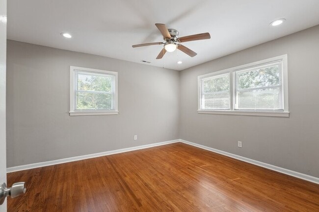 Building Photo - 505 NW Forrest Pk Ct