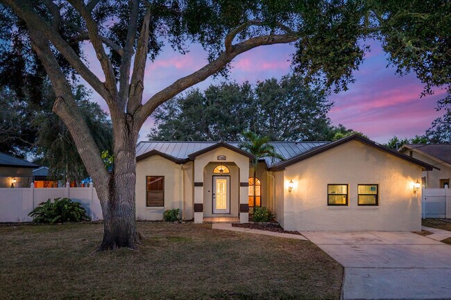 Building Photo - 11988 117th St N