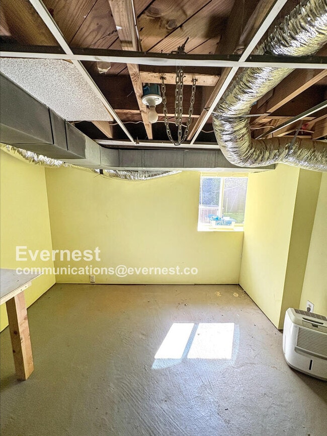 Building Photo - 2722 Harrington Dr