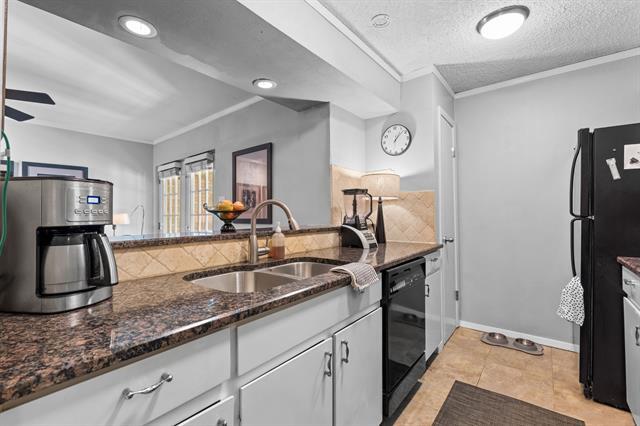 Building Photo - 5924 Birchbrook Dr