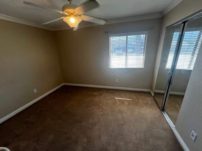 Building Photo - 2266 N Los Alamos Rd