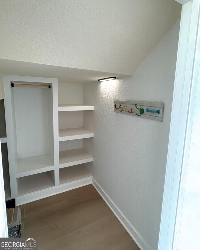 Building Photo - 164 Ashwood Cir