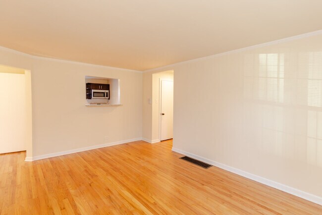 Building Photo - 4260 W Nelson St