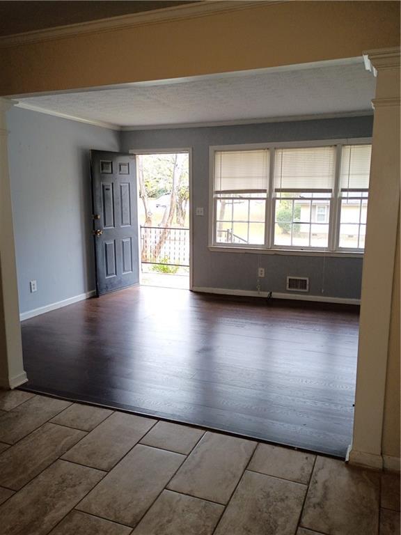 Building Photo - 8 Carver Rd