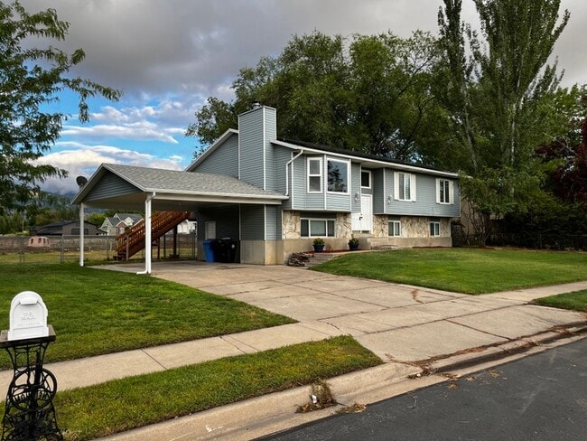 Building Photo - 1442 Willowbrook Dr