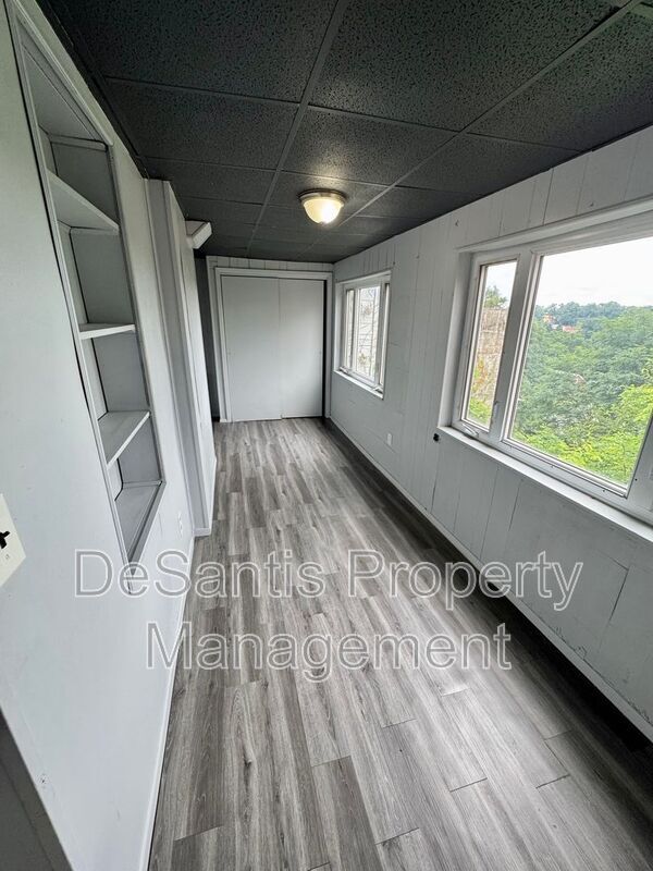 Building Photo - 1810 Brownsville Rd