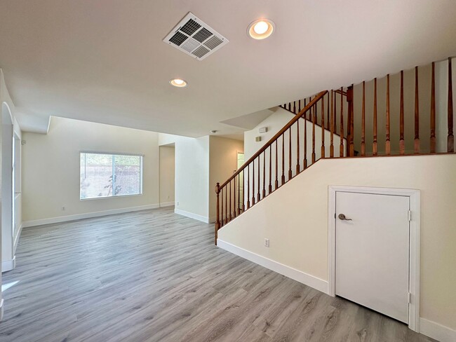 Building Photo - Centennial Heights