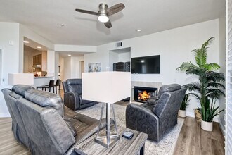 Building Photo - 4025 Canario St