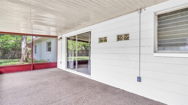 Building Photo - 1209 Alcazar Way S
