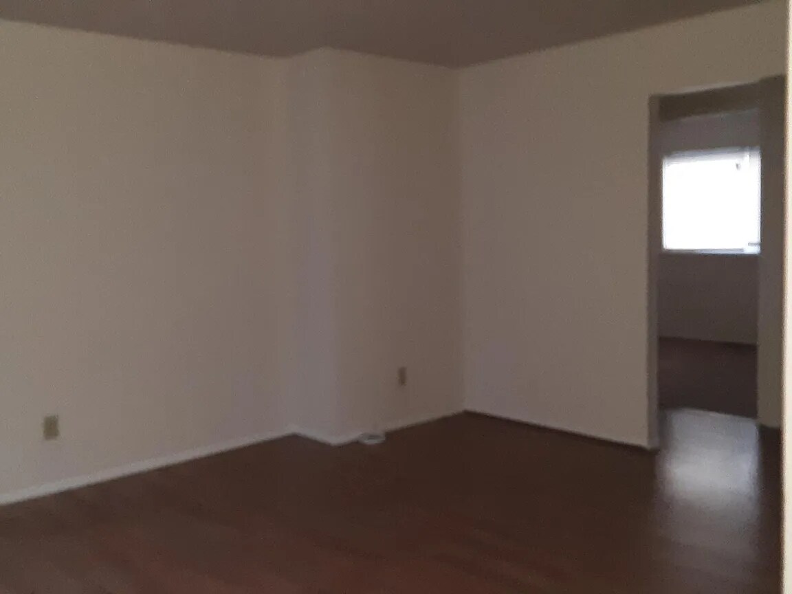 Building Photo - 1025 Shackelford Rd