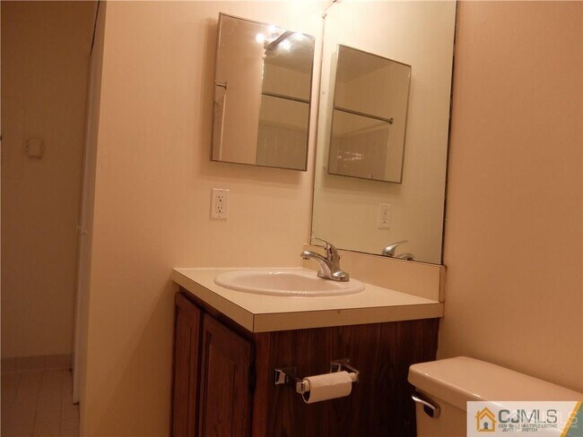 Building Photo - 4906 Ravens Crest Dr