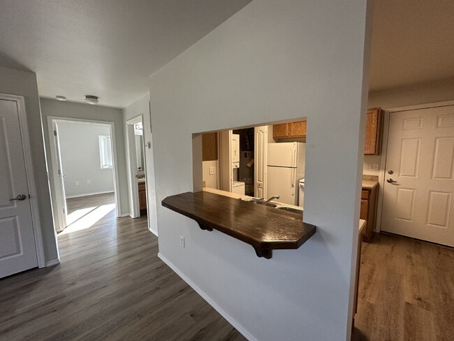 Building Photo - 1205 N Hartman St