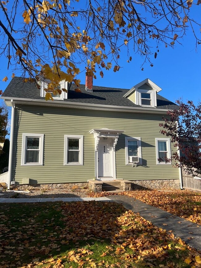 Building Photo - Spacious 3-Bedroom Home with Sunroom & Off-Street Parking in Johnston!
