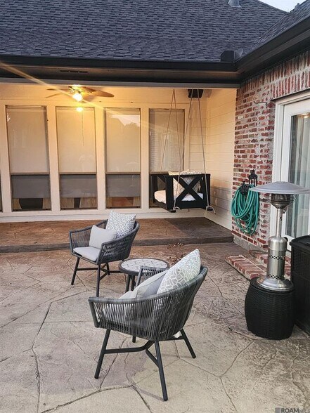 Building Photo - 37313 Mindy Wy Ave