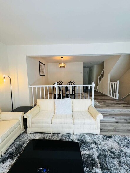 Building Photo - 10946 Rampart Way