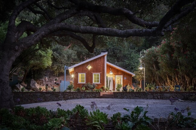 Building Photo - Ojai Mountain Hideaway!