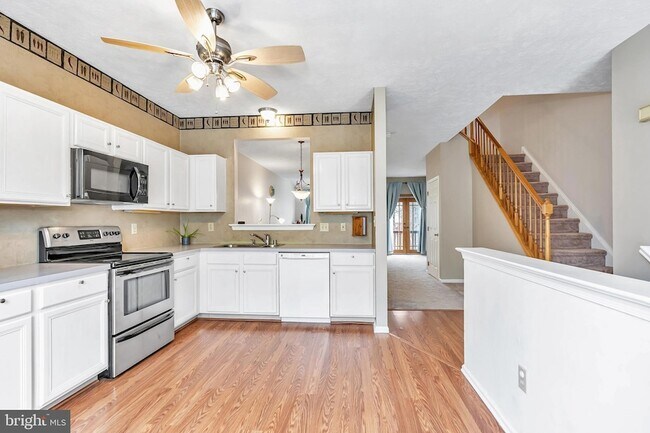 Building Photo - 465 Woodstock Ln