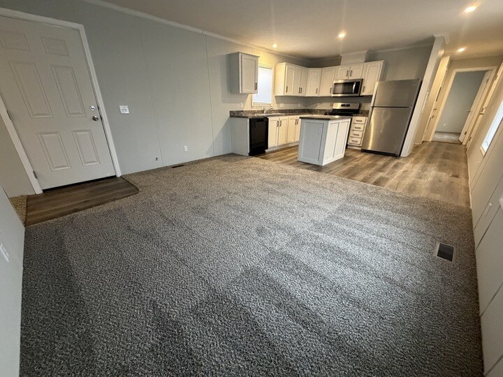 Building Photo - 15353 Dominique Dr