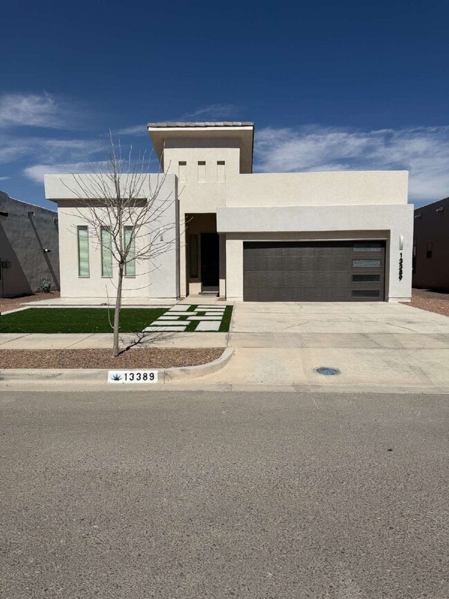 Building Photo - 13389 Carterton Ave