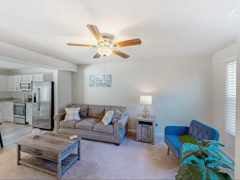 Building Photo - 6 Tidworth Dr