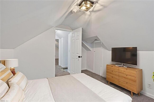 Building Photo - 8507 Chapin St