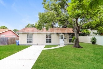 Building Photo - 3819 17th Ave S