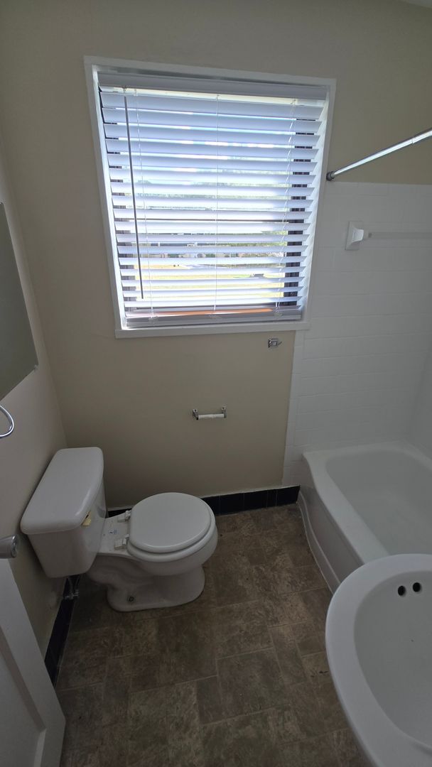 Building Photo - Hampton Hills subdivision. Close to Ft. Jackson and I-77.