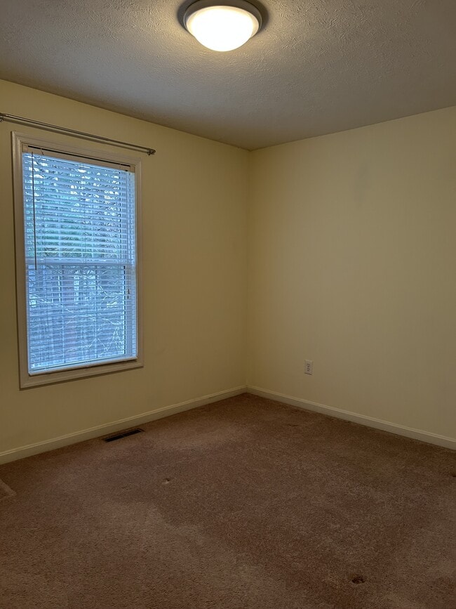 Building Photo - 46891 Bryan Rd