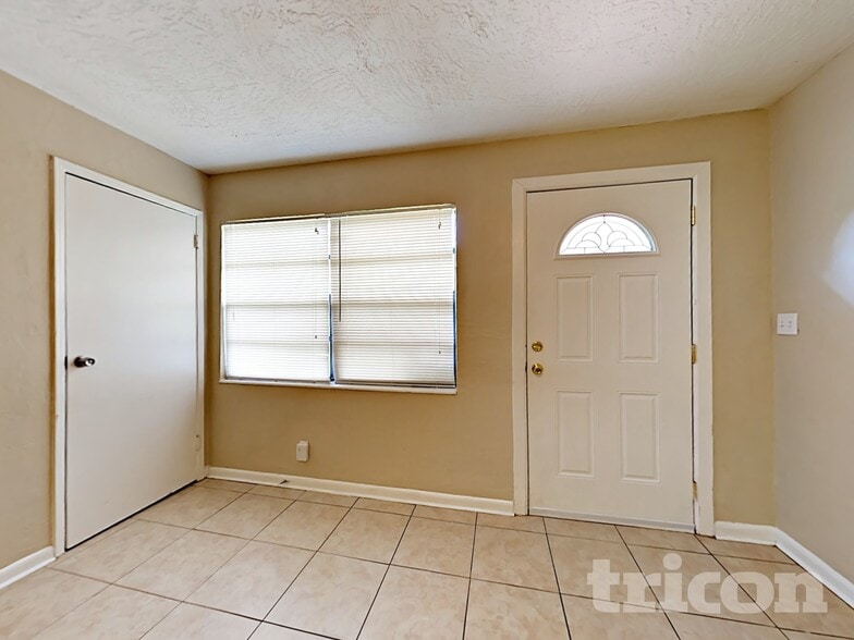 Building Photo - 2147 66th Ave S