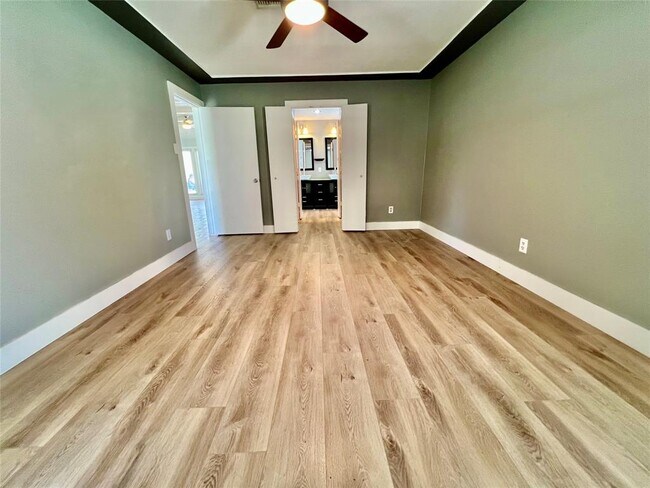 Building Photo - 14007 Overbrook Ln