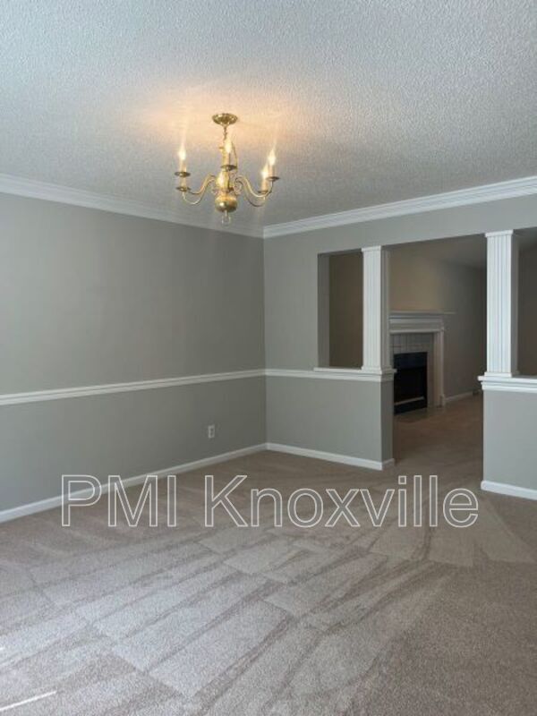 Building Photo - 1504 Randall Park Dr