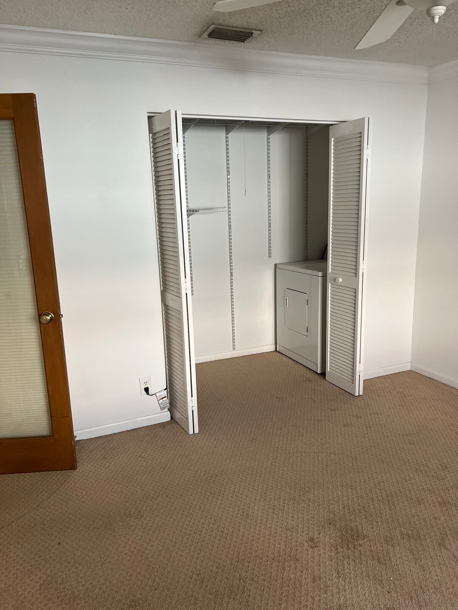 Building Photo - 119 Lakeview Ave