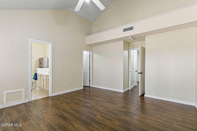 Building Photo - 13709 Paseo Hermoso Dr