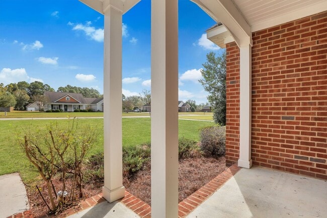 Building Photo - 1821 Old Carriage Trail