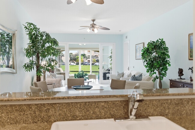 Building Photo - 1 Harbour Isle Dr E