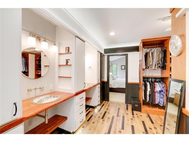 Building Photo - 3757 Bayberry Ln