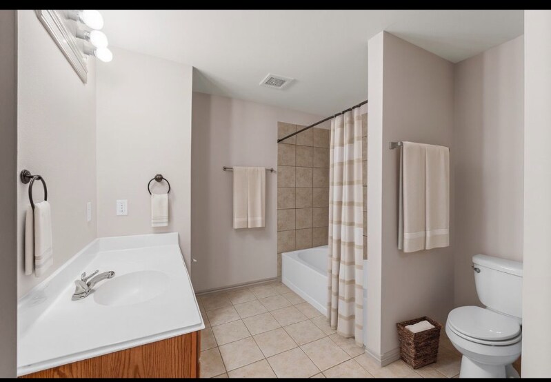 Building Photo - 12626 Bay Ave