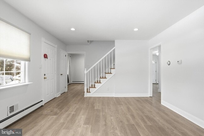 Building Photo - 29 Rolling Ln